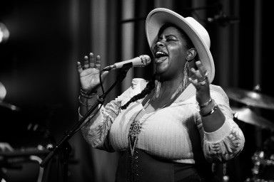 Carly Harvey - Chicago Blues Festival - Jazz à Pau 2025-12-05-163.jpg